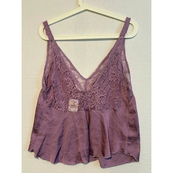 NWT Free People Hydrangea Lace Satin V-Neck Camisole Top Purple OB809904 Women M - Picture 8 of 10